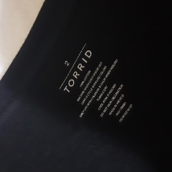 Torrid Love Hate V Neck T Shirt size 2XL - Picture 6 of 7